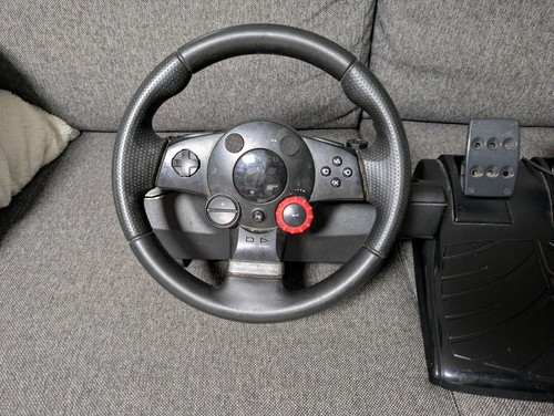 Logitech driving force - logitech,